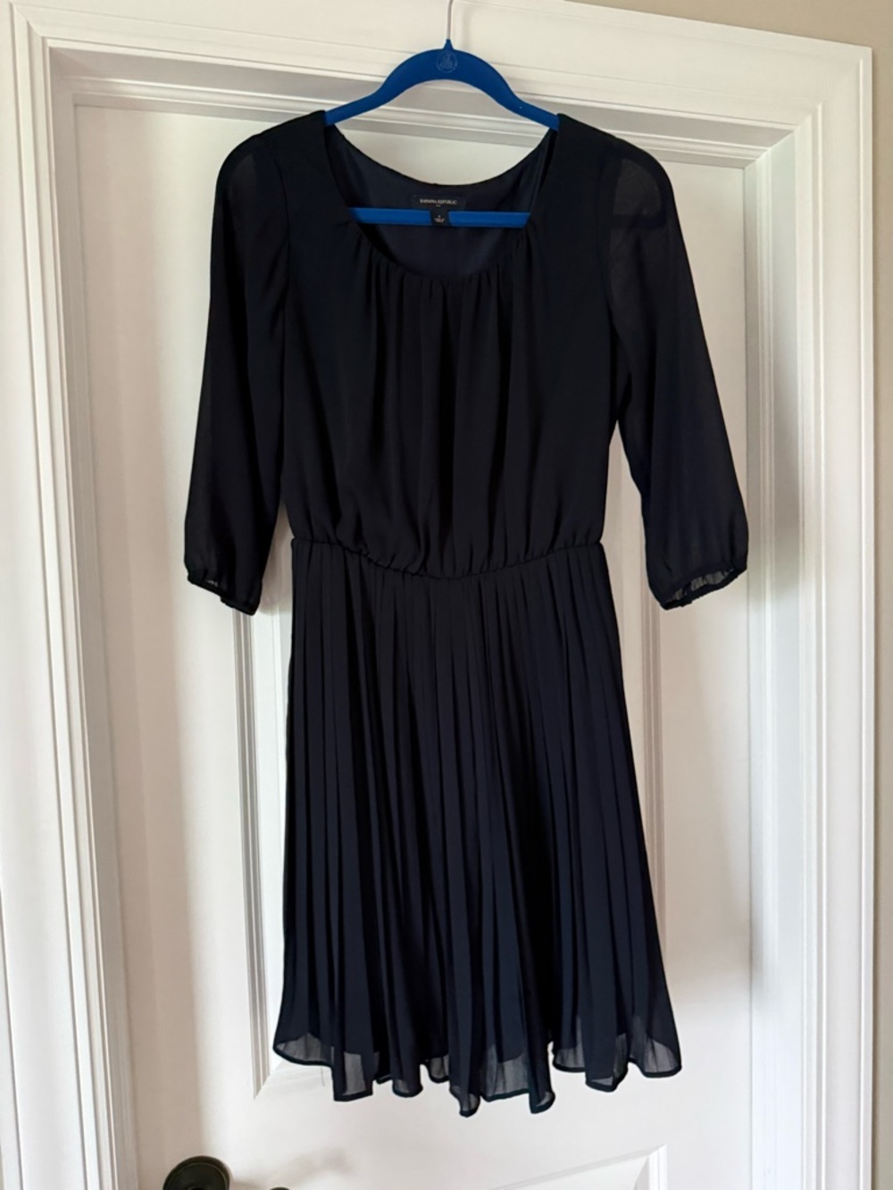 Banana Republic Factory Black Pleated Long Sleeve Dress